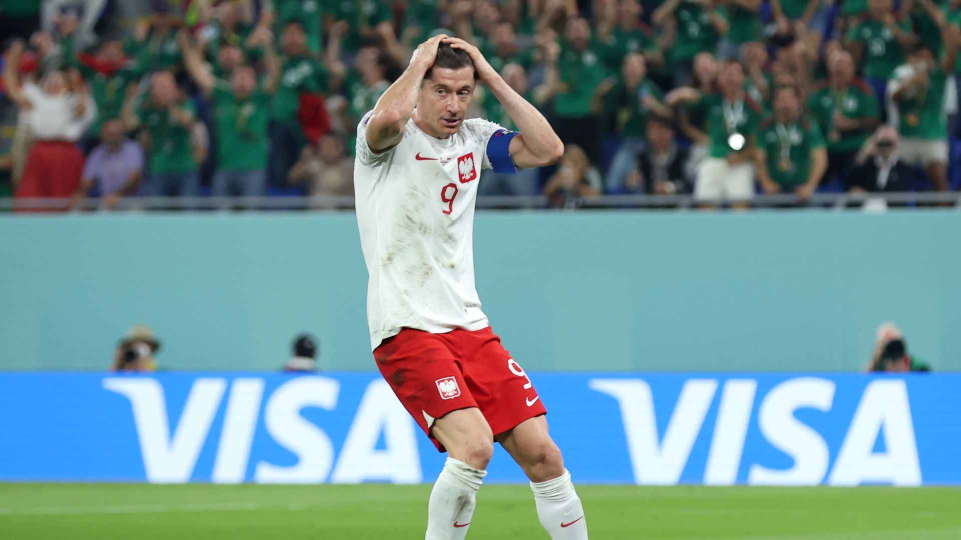 Lewandowski após perder pênalti contra o México (Crédito: Getty Images)