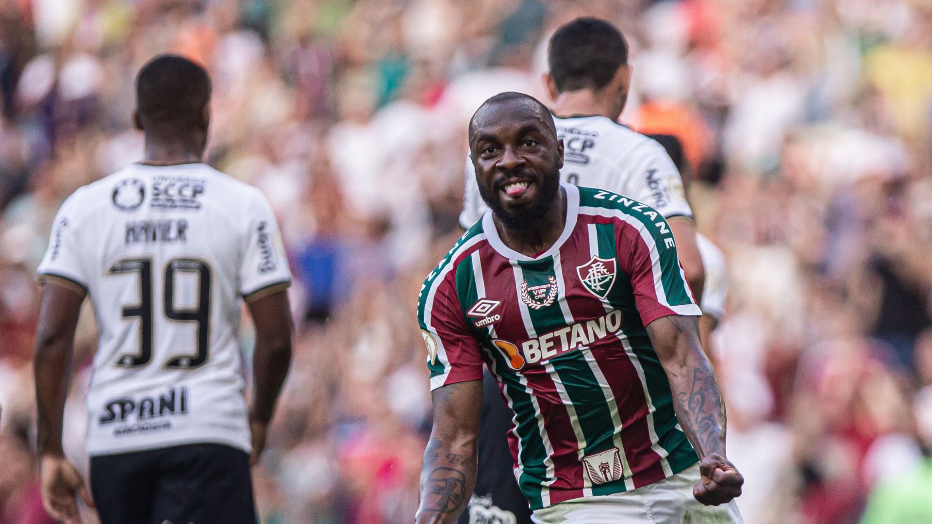 Manoel comemorando gol na última partida entre Fluminense e Corinthians