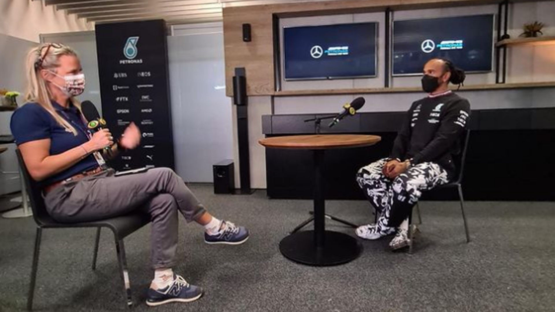 Mariana Becker em entrevista com Lewis Hamilton