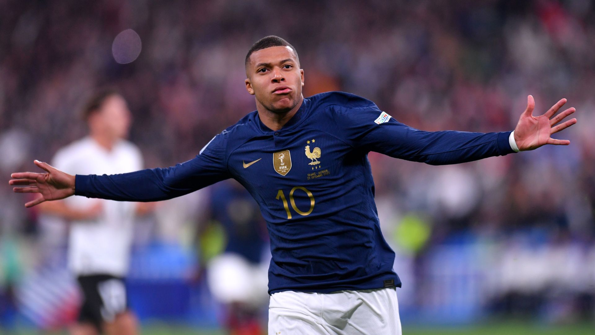 Mbappé comemora gol pela França