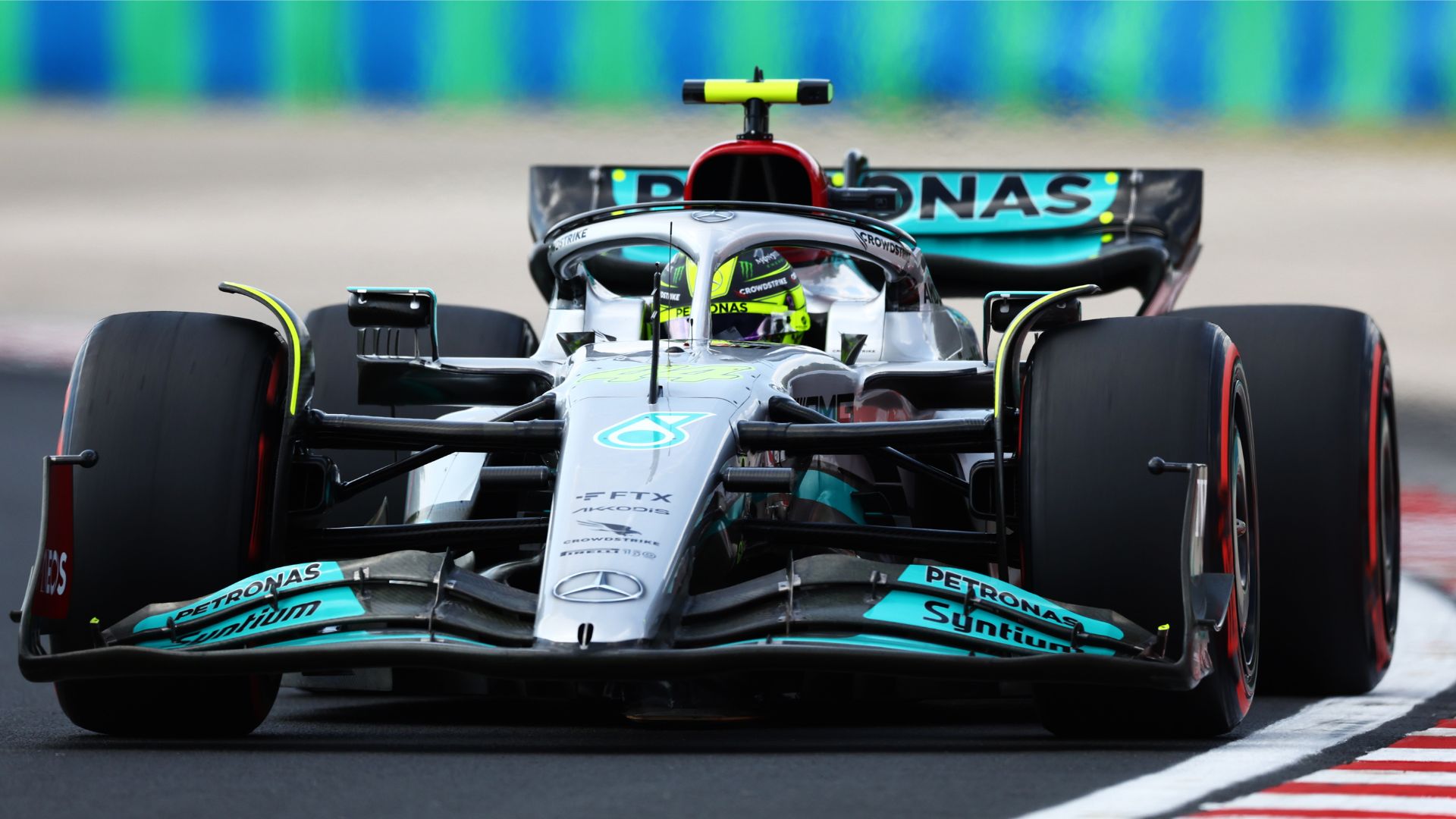 Hamilton em ação pela Mercedes na F1