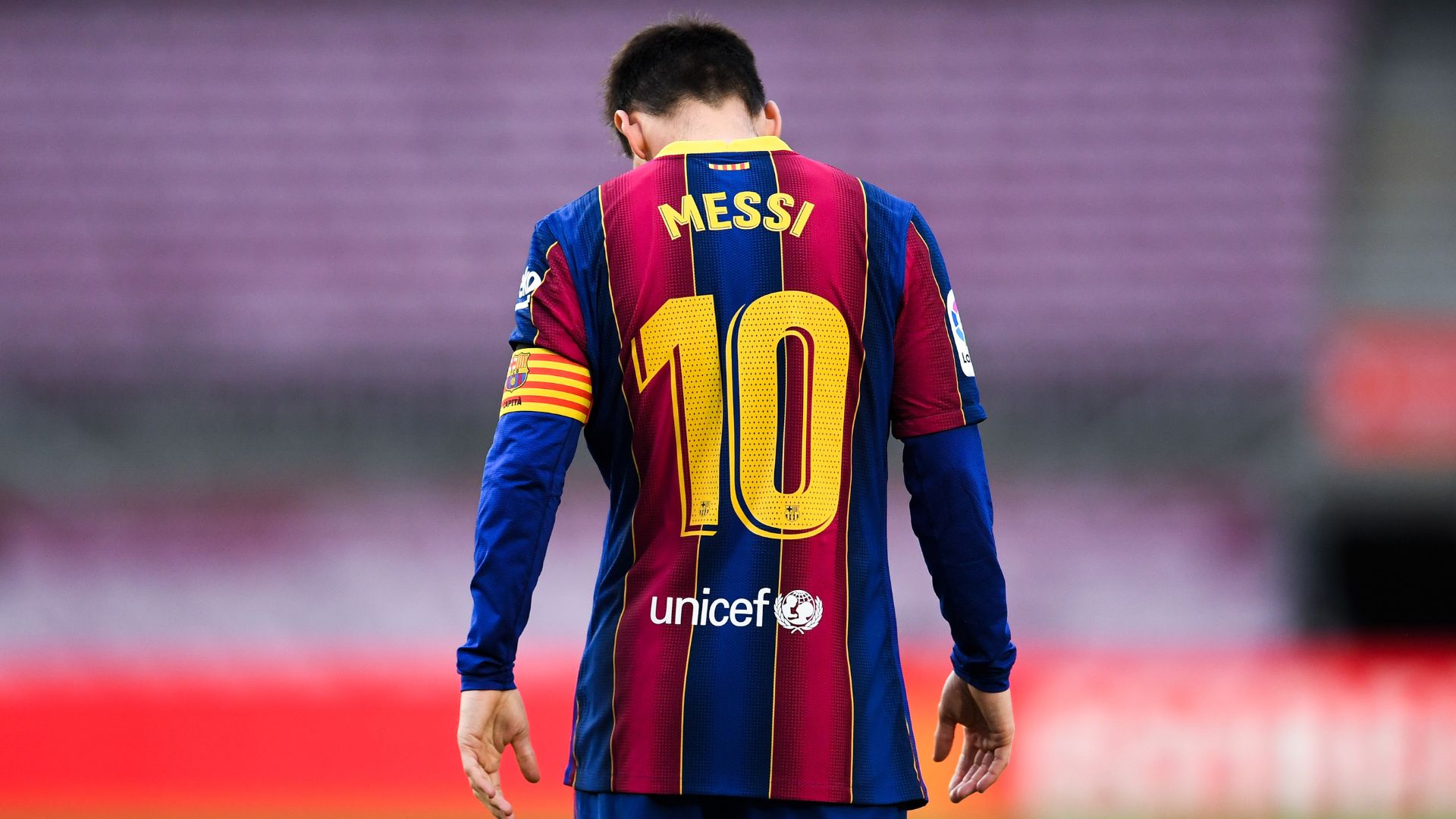 Messi saiu do Barcelona em 2021