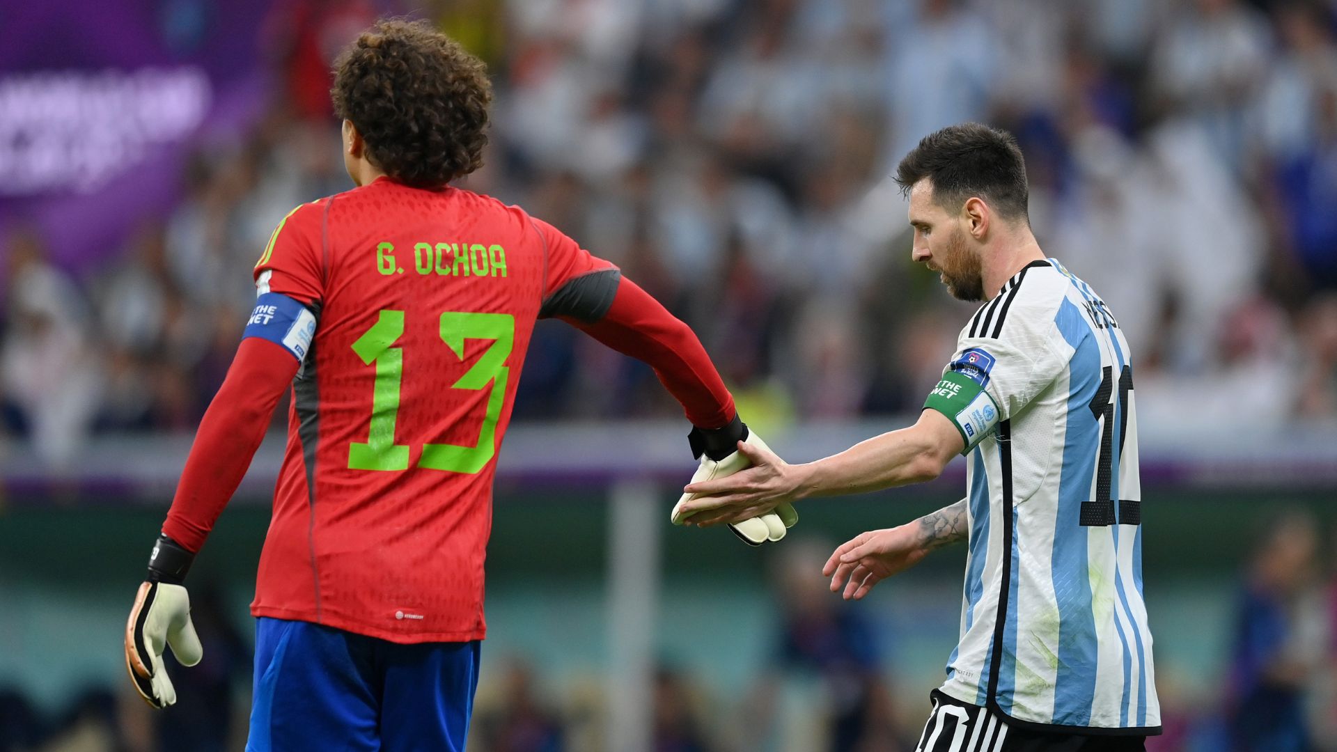 Ochoa e Messi durante Argentina x México