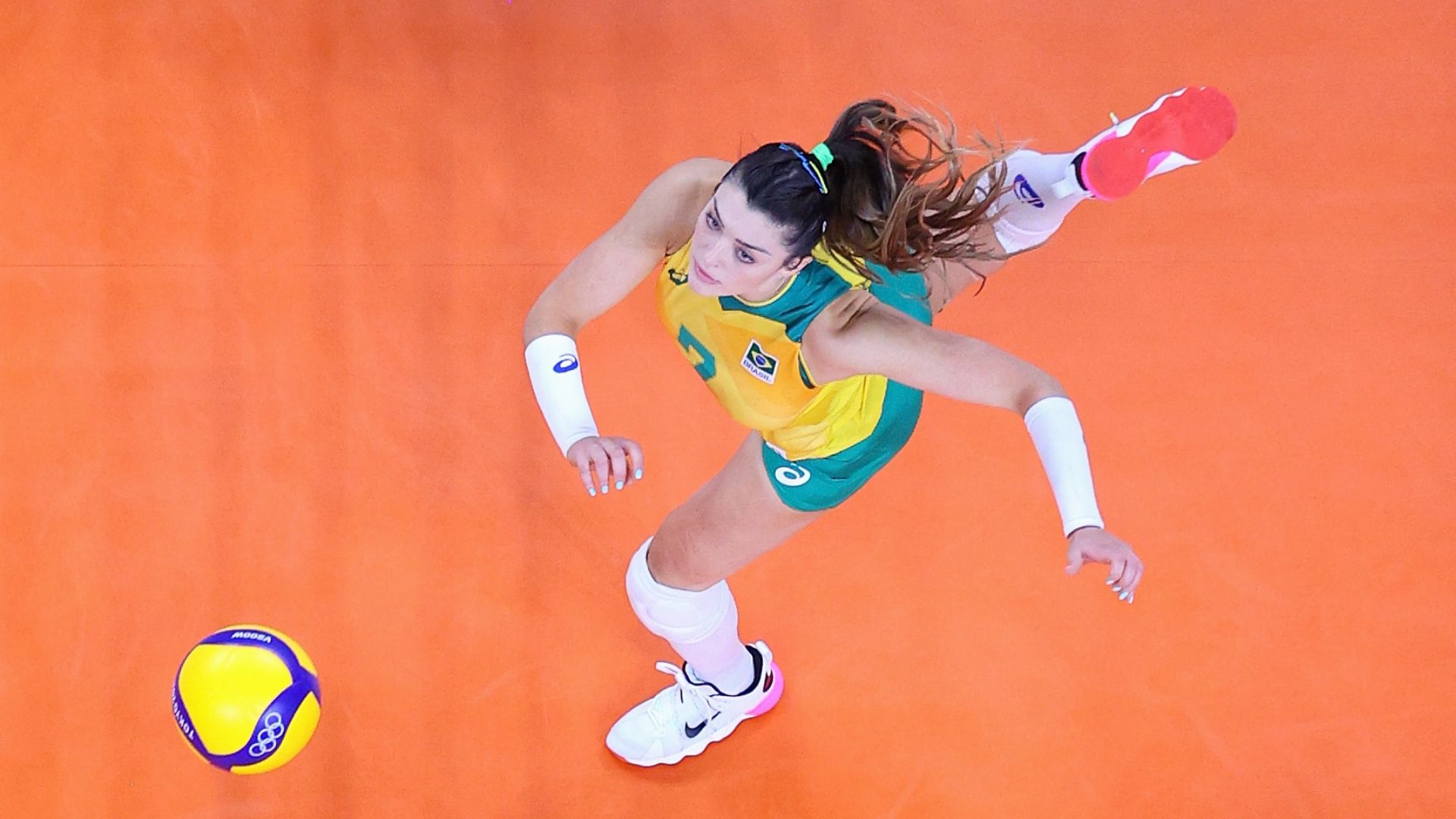 Rosamaria defendendo o Brasil na seleção feminina