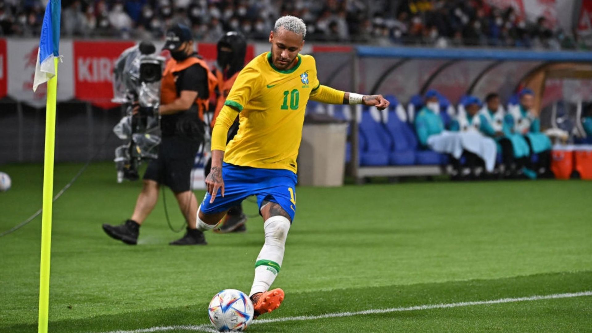Neymar em campo com a Seleção Brasileira em amistoso internacional