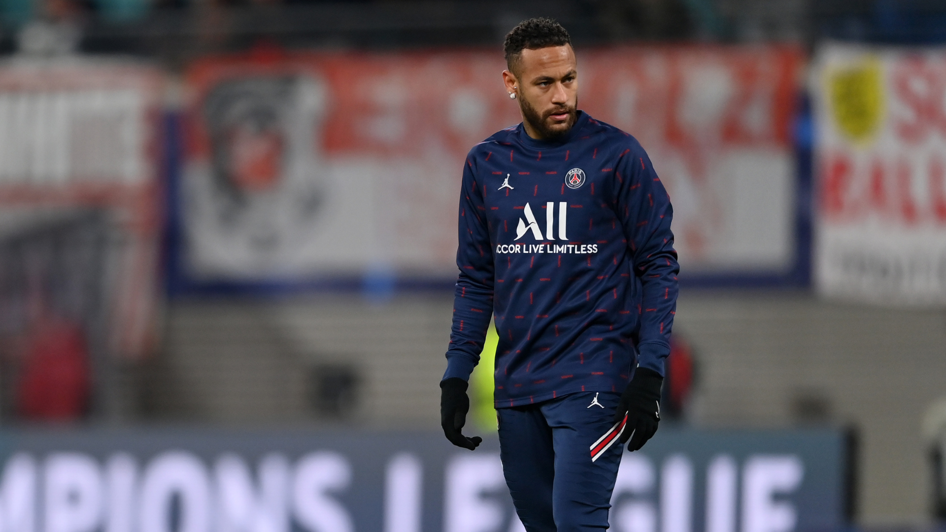 Neymar está fora do jogo contra o Rennes