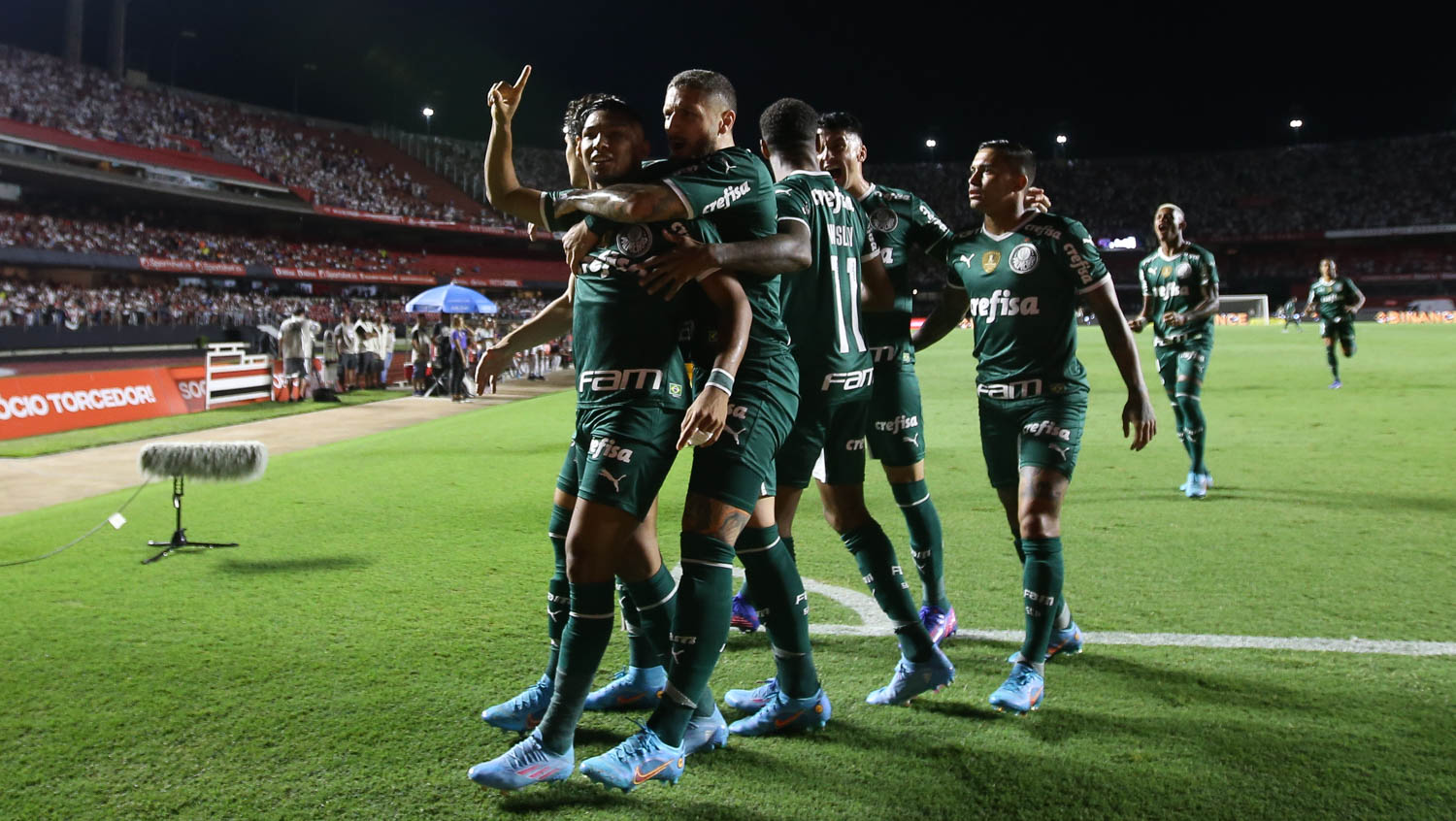 Palmeiras vence São Paulo