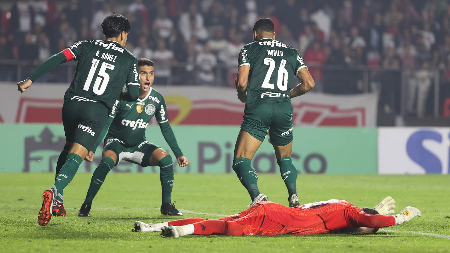 Palmeiras busca vitória no Morumbi