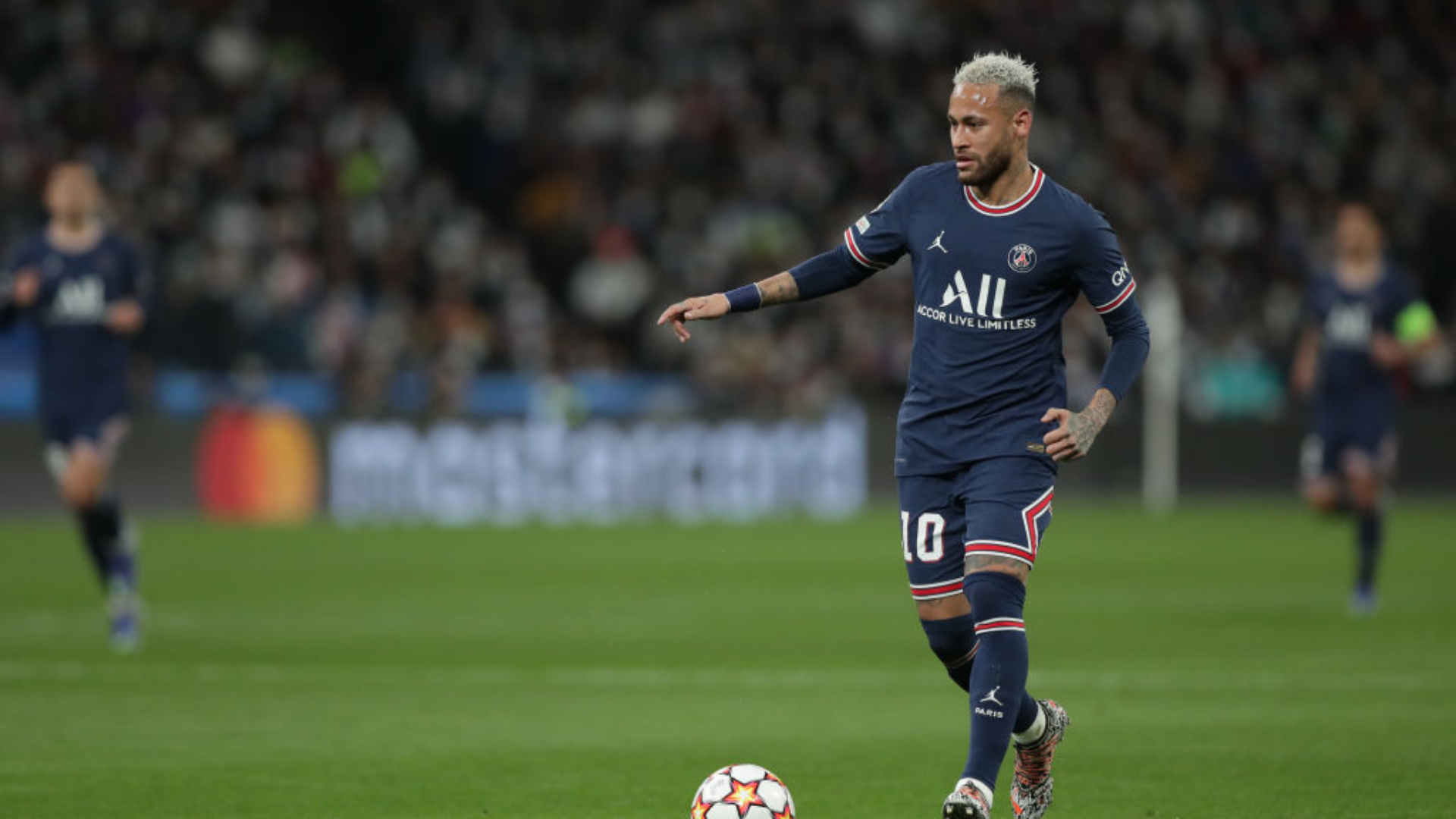 PSG coloca Neymar à disposição no mercado