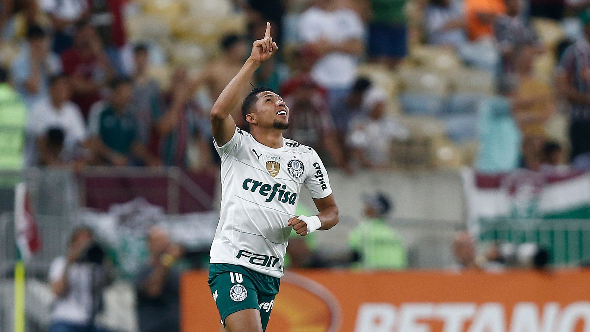 Rony comemora gol pelo Palmeiras