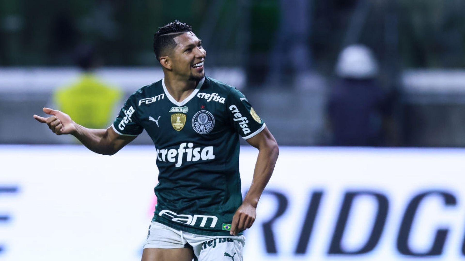 Rony comemorando o gol pelo Palmeiras na Libertadores