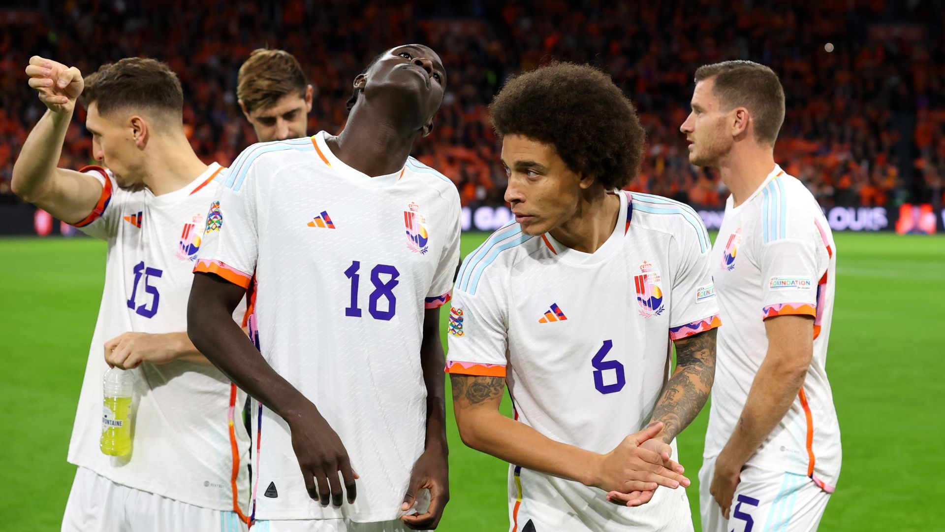 Seleção belga contra a Holanda