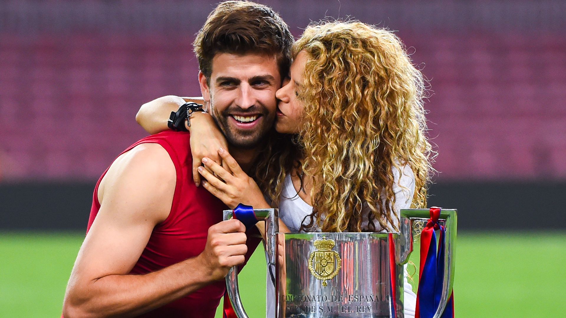 Shakira e Piqué comemoram título do Barcelona