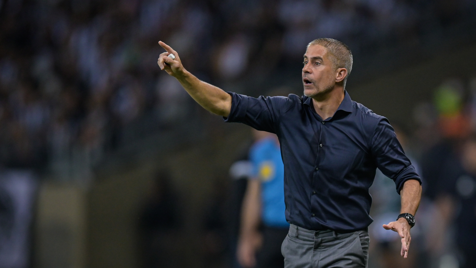 Treinador foi técnico do Corinthians em 2021