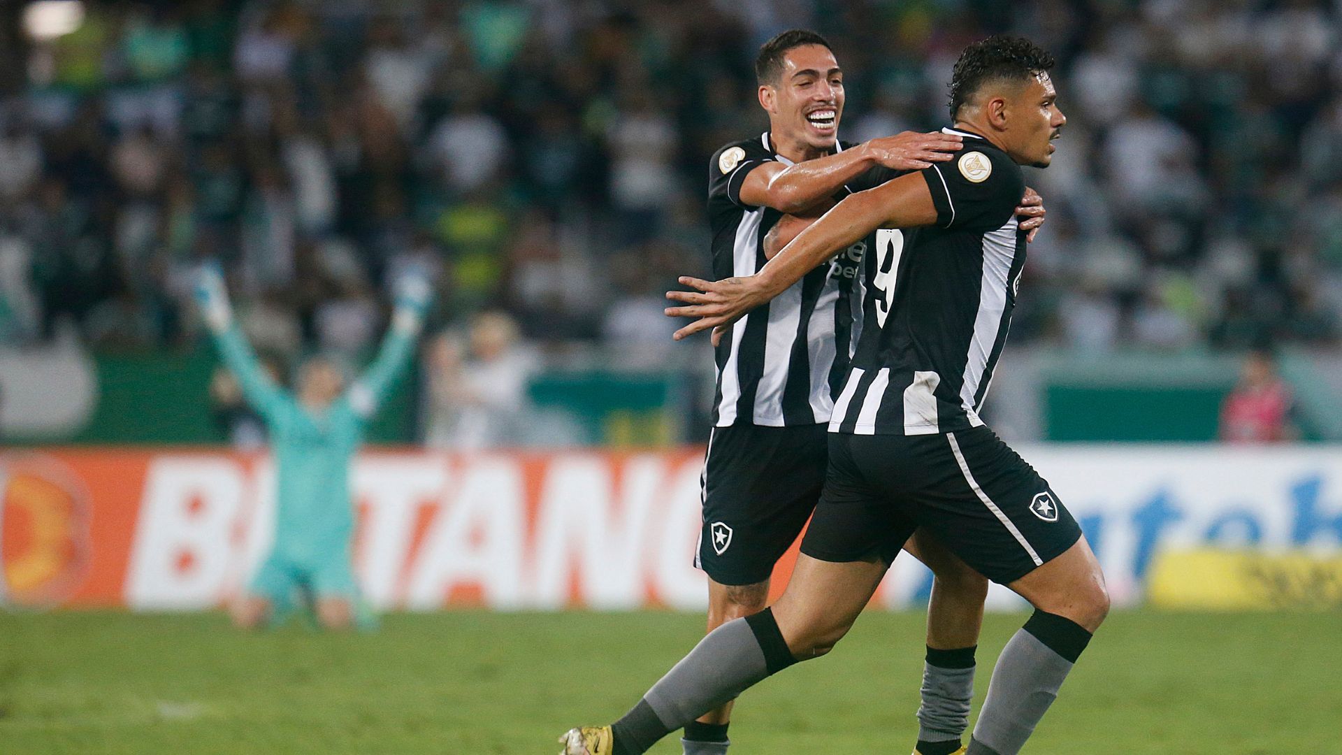 Tiquinho Soares abriu o placar para o Botafogo