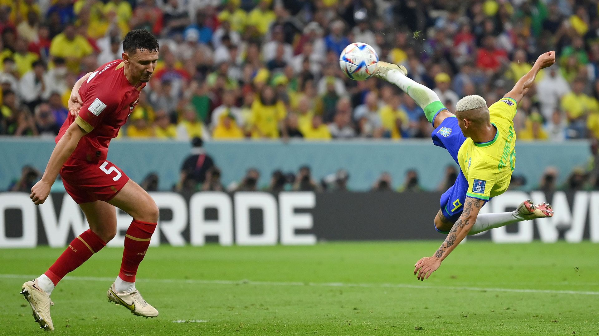 Imagem do gol de Richarlison contra a Sérvia (Crédito: Getty Images)