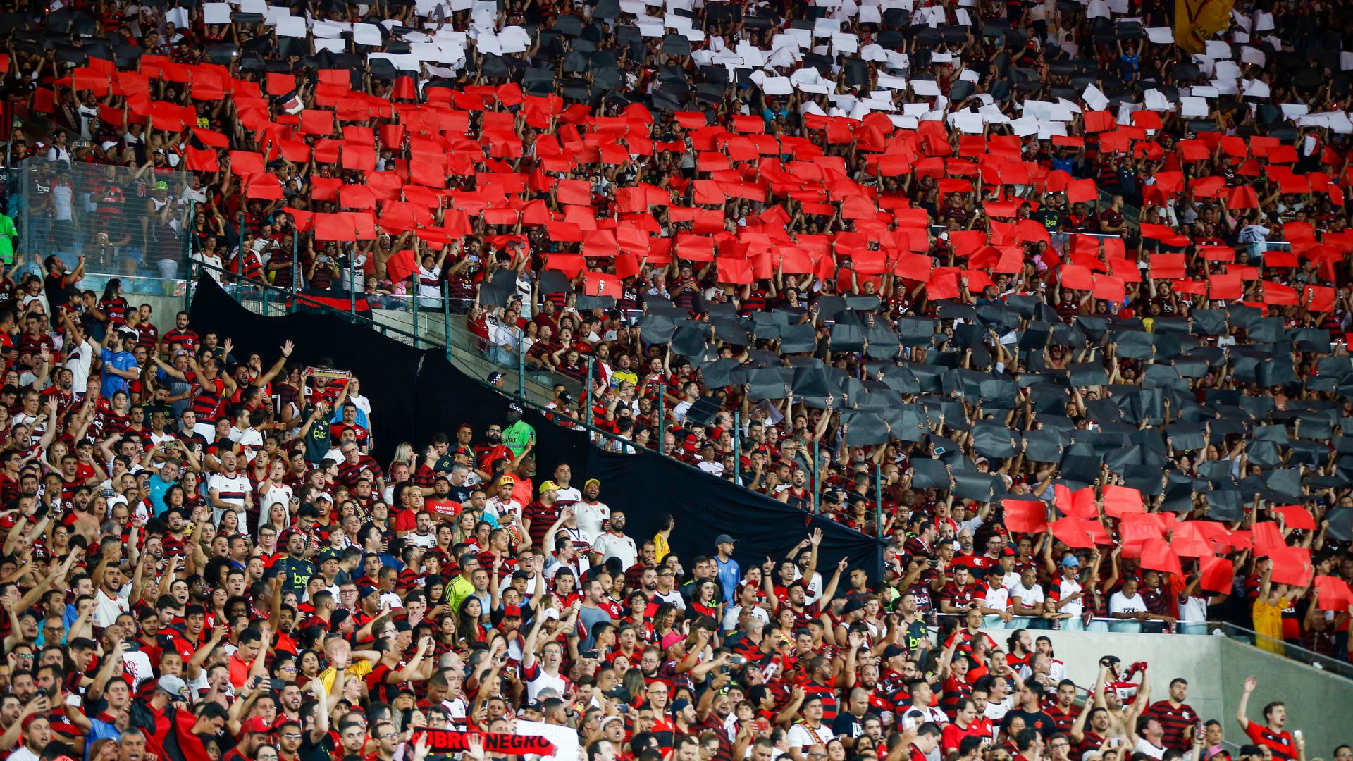 Torcida do Flamengo é a maior do Brasil, diz estudo