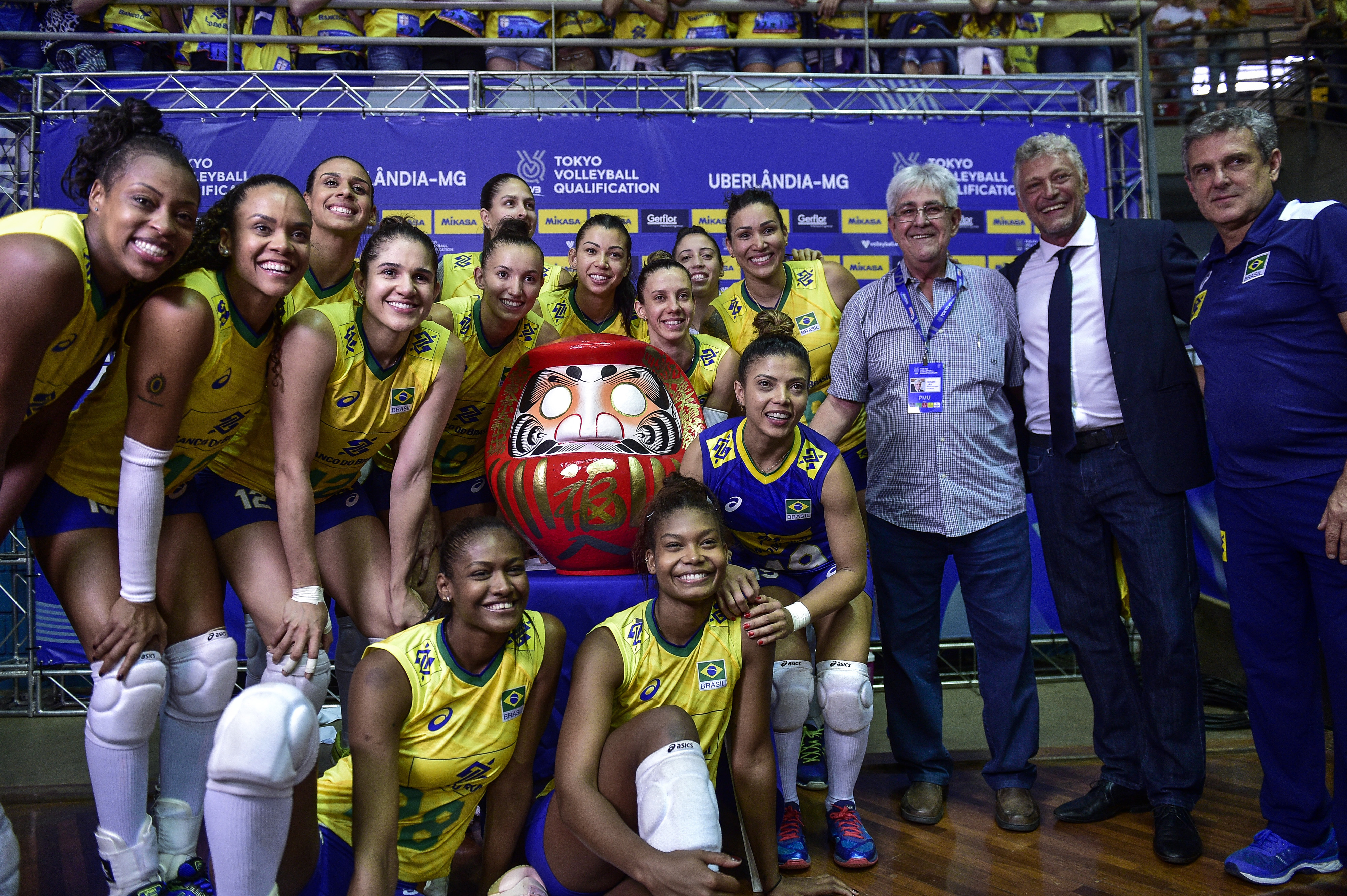 Seleção feminina de vôlei bate República Dominicana no tiebreak e vence 2ª  em Tóquio