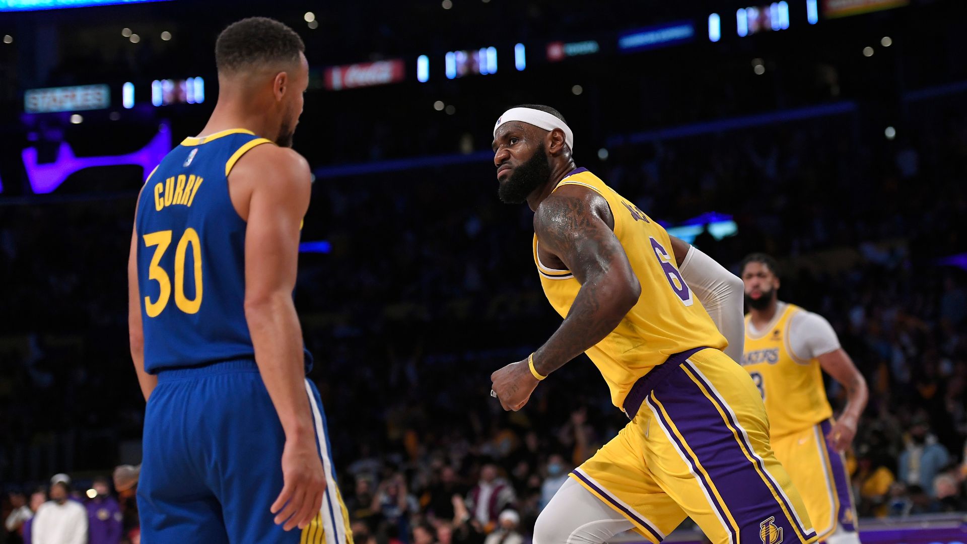 Warriors e Lakers se enfrentam na estreia da temporada da NBA